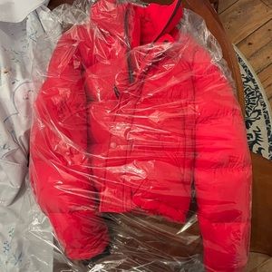 Aritzia Super Puff Shorty XXS Catalina red